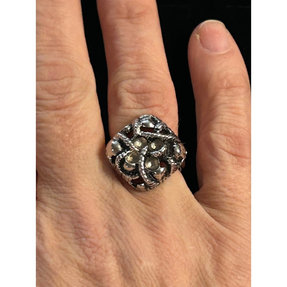Vintage Avon Silver Tone Ring Openwork Floral Statement‎ Fashion Ring Size 6